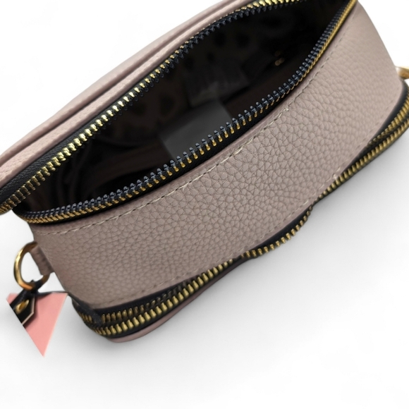 Kedzie | Modernist Vegan Leather Crossbody Bag - Picture 9 of 13